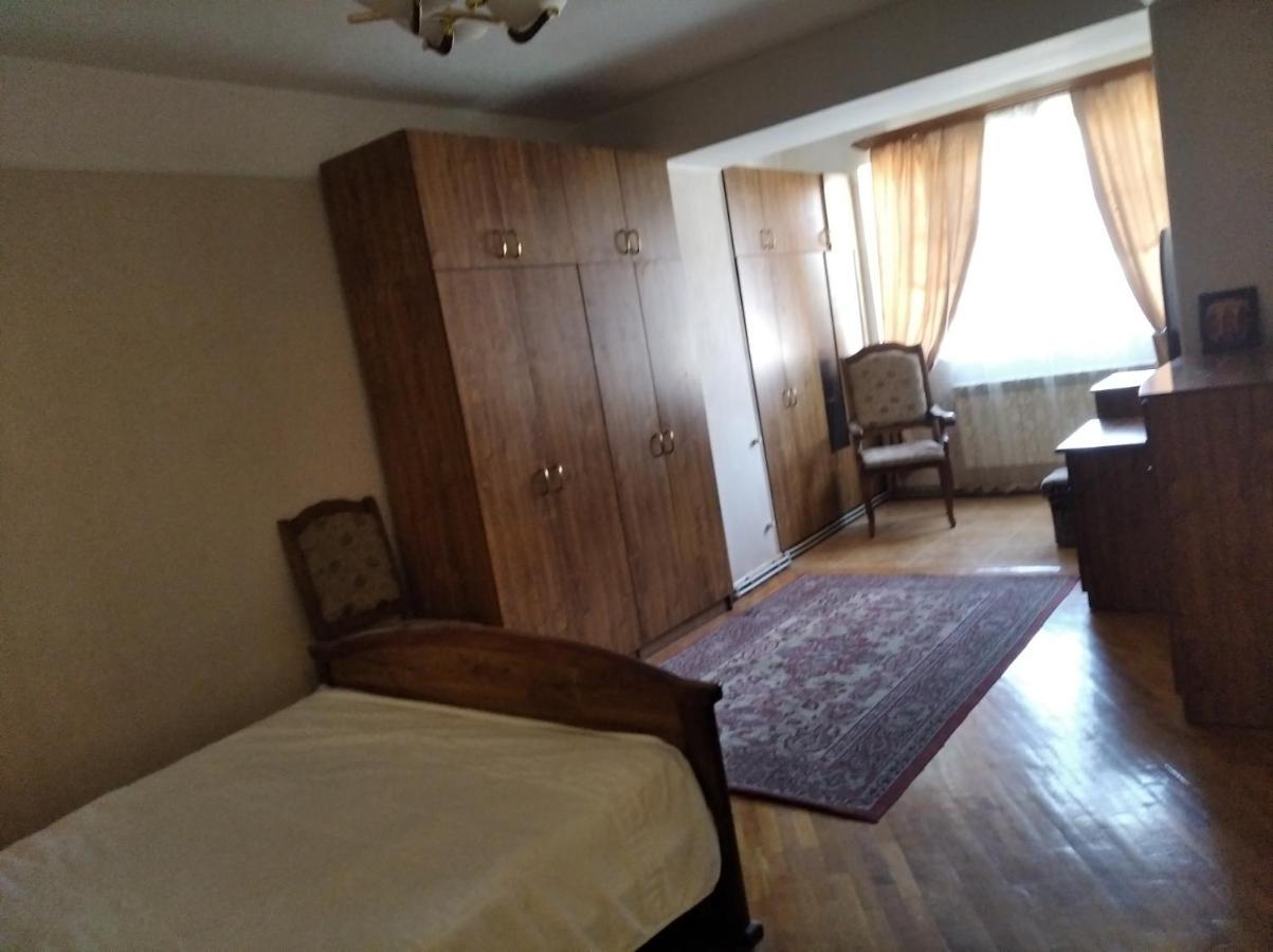 3 Room Apartment In Small Center Of Yerevan Exterior photo