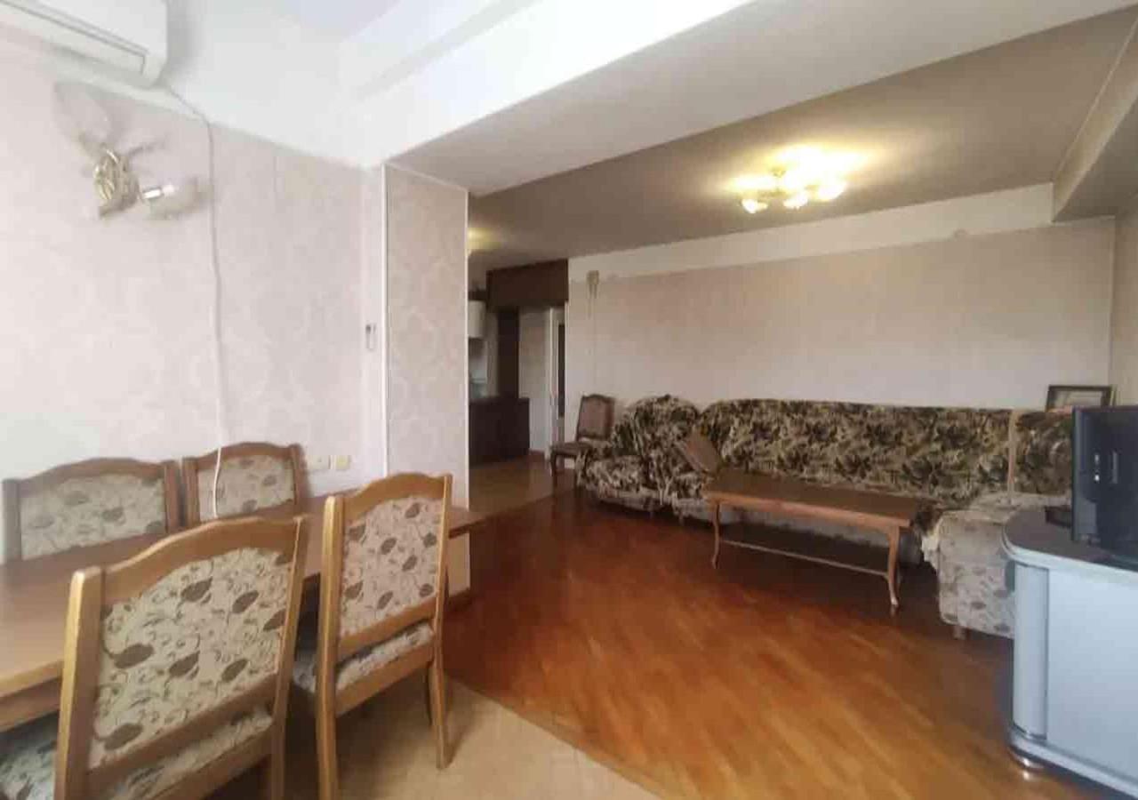 3 Room Apartment In Small Center Of Yerevan Exterior photo